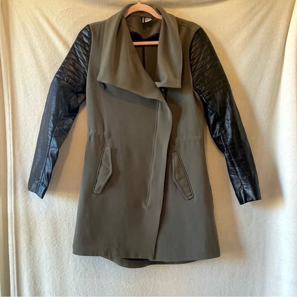 H&M Army Green Trench Coat Faux Leather Sleeve Asymmetric Zip Moto Jacket Size 6 - Picture 1 of 12